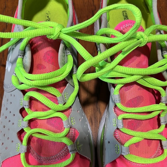 Under Armour Women’s shoes aside 10 - Picture 4 of 10